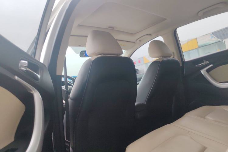 Used CHANGAN Alsvin V7 2015 1.6L Automatic Enjoyment Model China IV Standard Interior 8