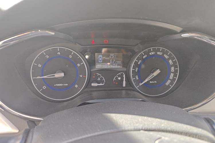 Used CHANGAN Alsvin V7 2015 1.6L Manual Enjoyment Model China IV Standard Odometer Close Up