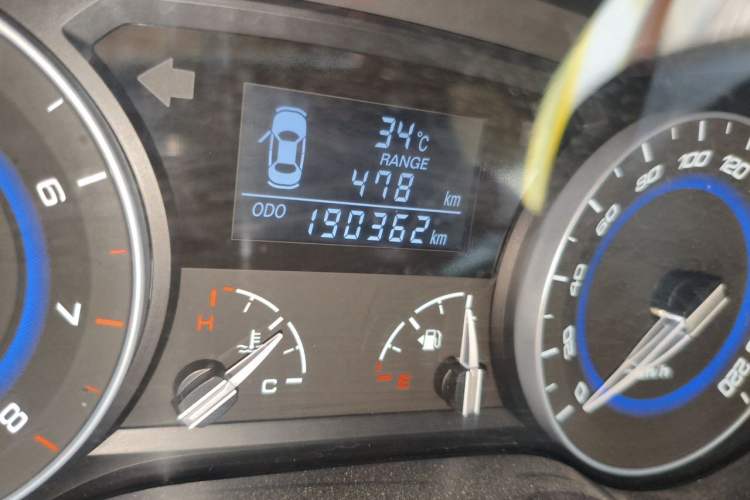 Used CHANGAN Alsvin V7 2015 1.6L Manual Joyful Edition China IV Odometer Close Up