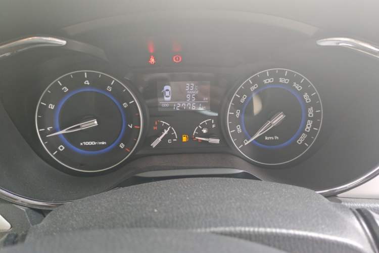 Used CHANGAN Alsvin V7 2015 1.6L Manual Enjoyment Model China IV Standard Odometer Close Up