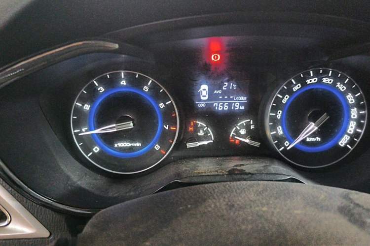 Used CHANGAN Alsvin V7 2015 1.6L Manual Fun Model China IV Standard Odometer Close Up
