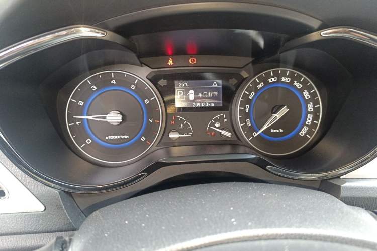 Used CHANGAN Alsvin V7 2015 1.6L Automatic Enjoyment Model China IV Standard Odometer Close Up