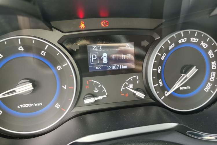 Used CHANGAN Alsvin V7 2015 1.6L Automatic Enjoyment Model China IV Standard Odometer Close Up