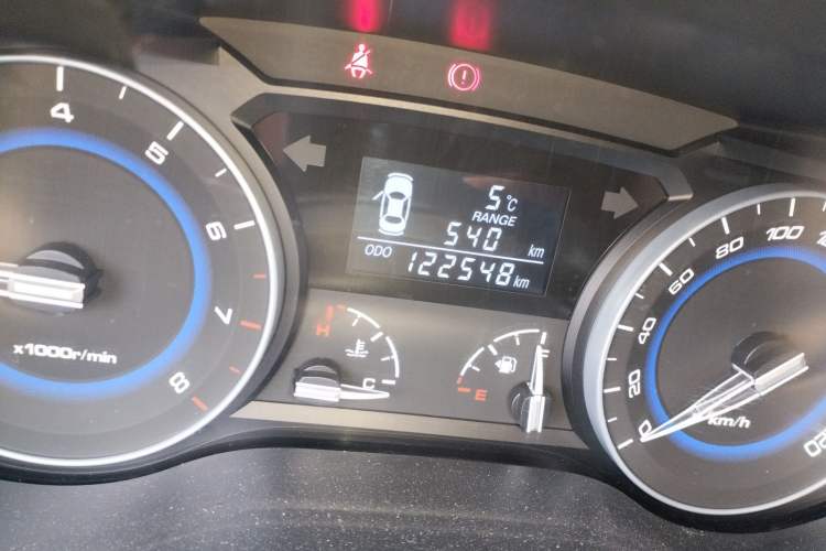 Used CHANGAN Alsvin V7 2015 1.6L Manual Enjoyment Model China IV Standard Odometer Close Up