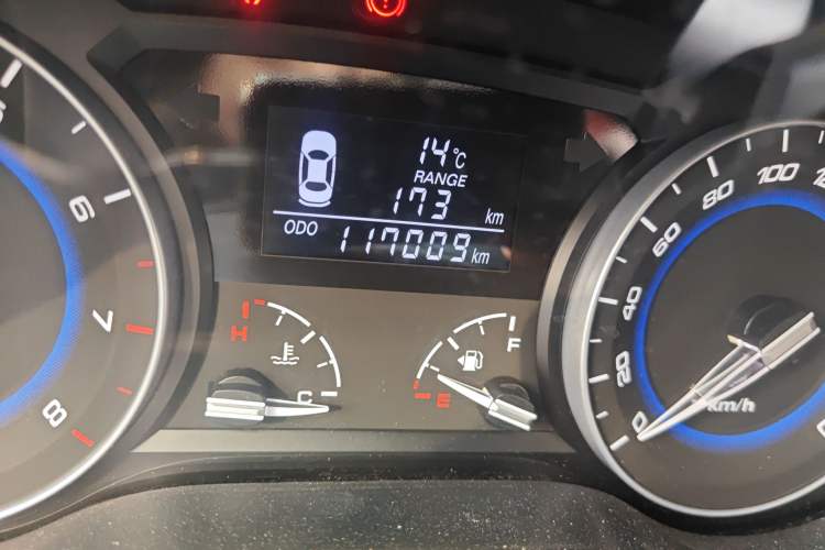 Used CHANGAN Alsvin V7 2015 1.6L Manual LeShang Edition China IV Odometer Close Up