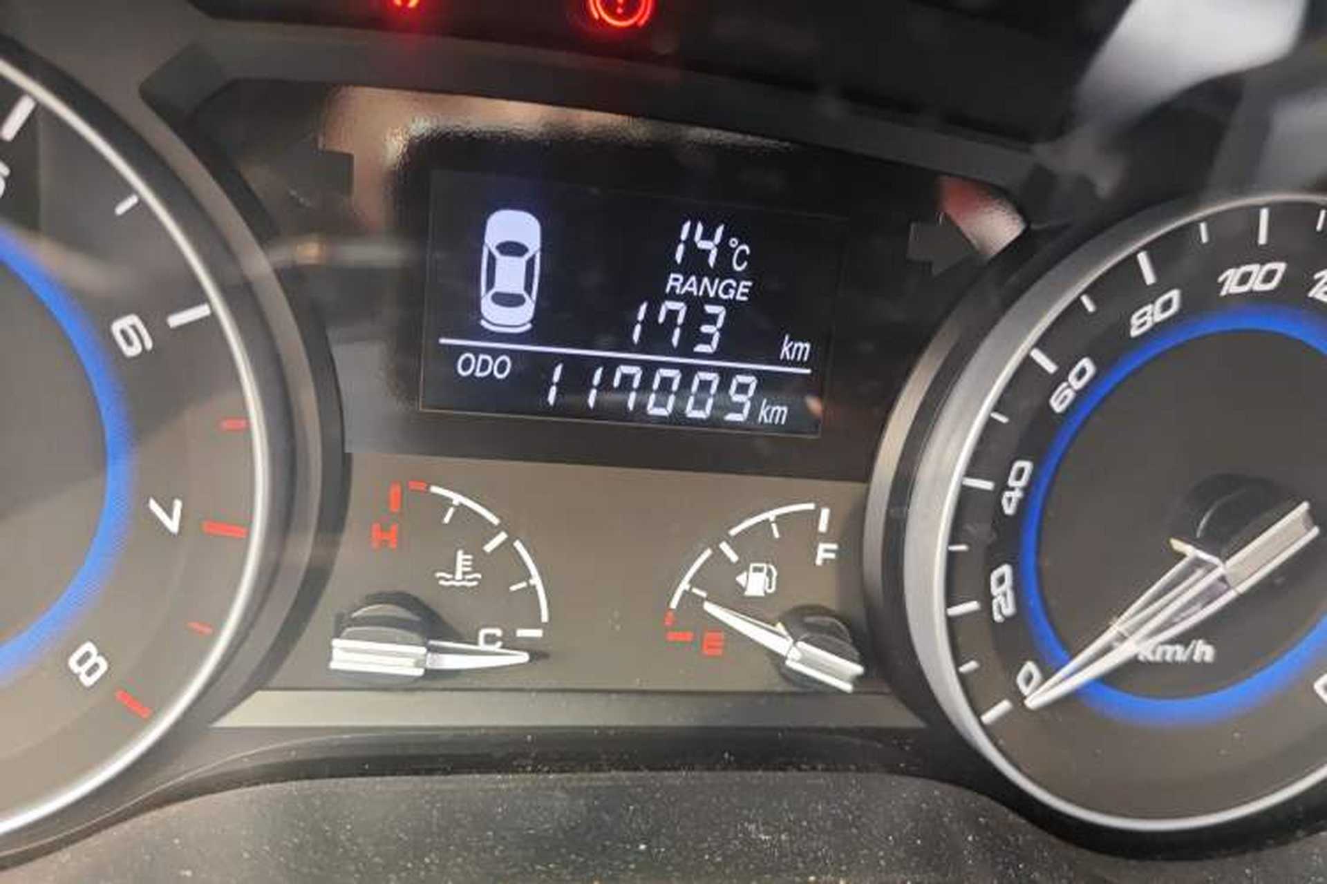 Used CHANGAN Alsvin V7 2015 1.6L Manual LeShang Edition China IV Odometer Close Up