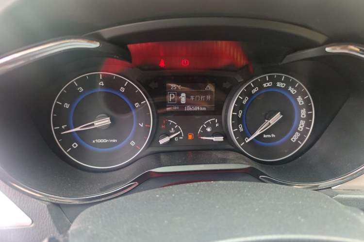 Used CHANGAN Alsvin V7 2015 1.6L Automatic Enjoyment Model China IV Standard Odometer Close Up