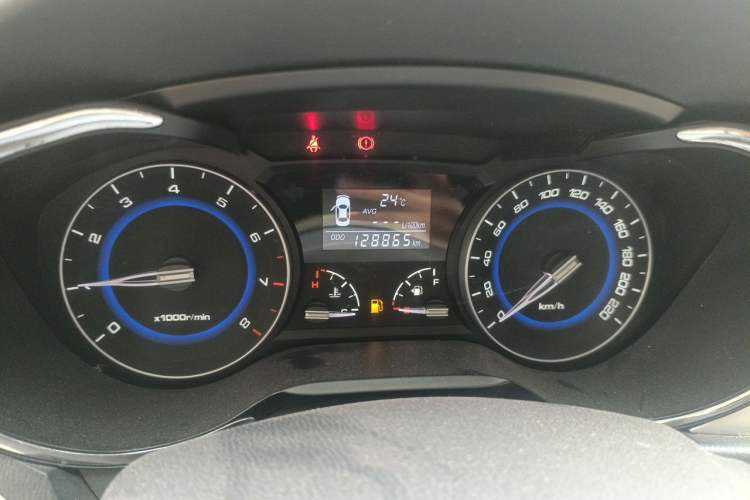 Used CHANGAN Alsvin V7 2015 1.6L Manual Enjoyment Model China IV Standard Odometer Close Up