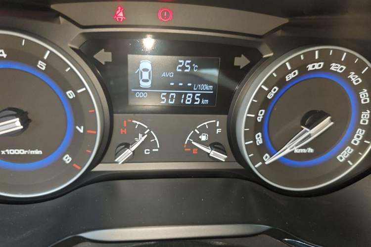 Used CHANGAN Alsvin V7 2015 1.6L Manual Joyride Model China IV Standard Odometer Close Up
