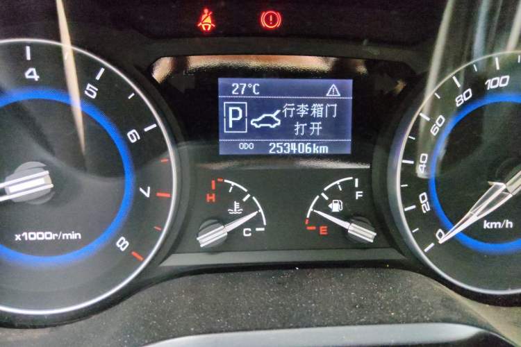 Used CHANGAN Alsvin V7 2015 1.6L Automatic Enjoyment Model China IV Standard Odometer Close Up