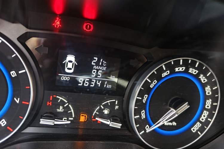 Used CHANGAN Alsvin V7 2015 1.6L Manual Enjoyment Model China IV Standard Odometer Close Up
