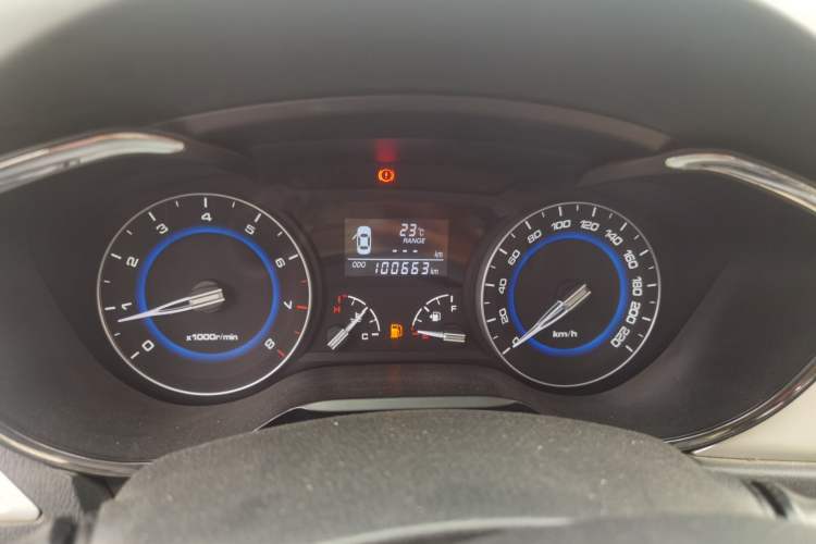 Used CHANGAN Alsvin V7 2015 1.6L Manual Enjoyment Model China IV Standard Odometer Close Up