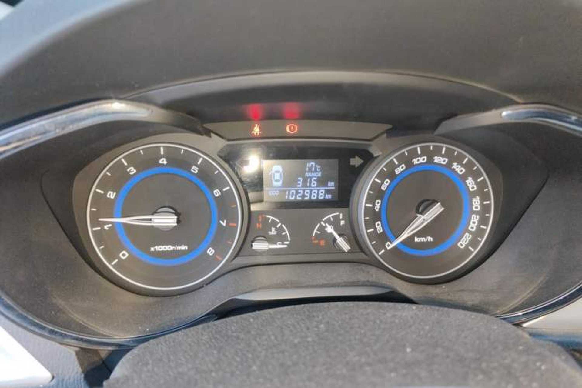 Used CHANGAN Alsvin V7 2015 1.6L Manual Enjoyment Model China V Standard Odometer Close Up