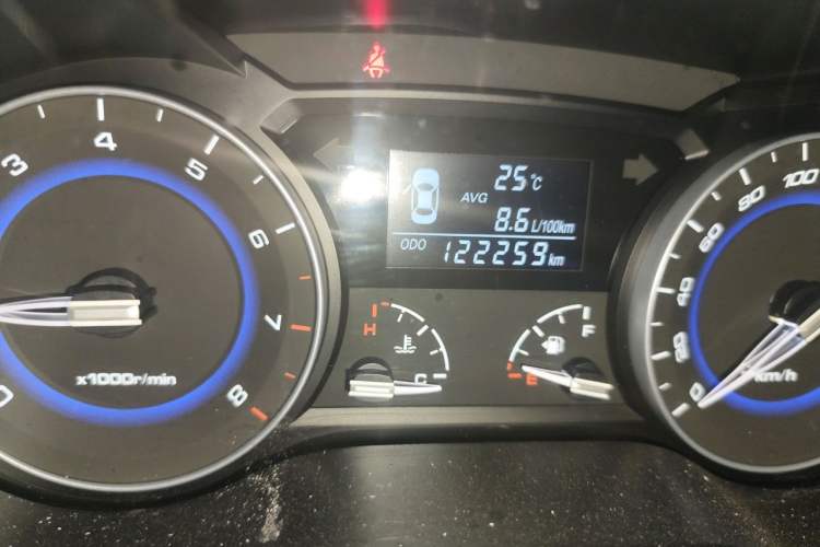 Used CHANGAN Alsvin V7 2015 1.6L Manual Enjoyment Model China IV Standard Odometer Close Up