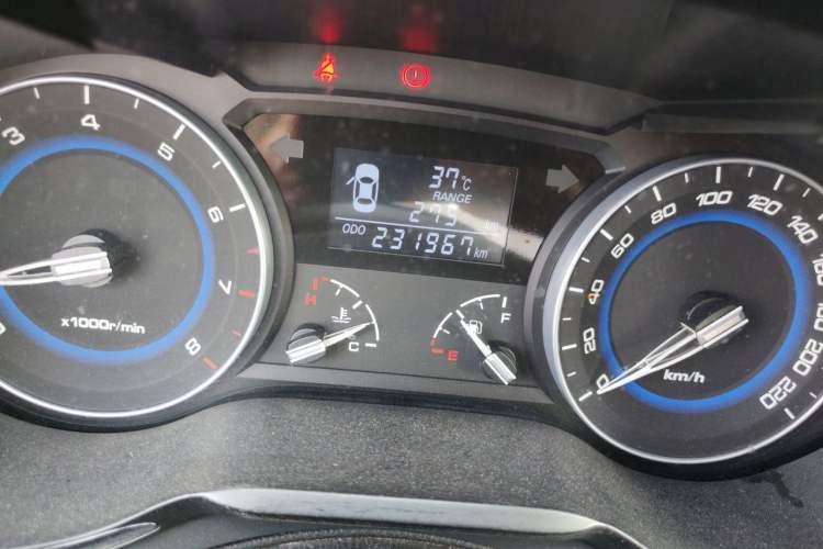Used CHANGAN Alsvin V7 2015 1.6L Manual Enjoyment Model China IV Standard Odometer Close Up