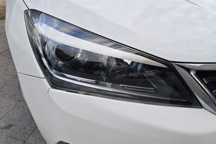Used CHANGAN Alsvin V7 2015 1.6L Automatic Enjoyment Model China IV Standard Right Front Headlight
