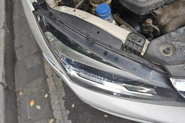 Used CHANGAN Alsvin V7 2015 1.6L Automatic Enjoyment Model China V Standard Right Front Headlight