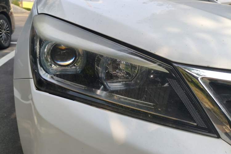 Used CHANGAN Alsvin V7 2015 1.6L Manual Joyful Edition China IV Right Front Headlight