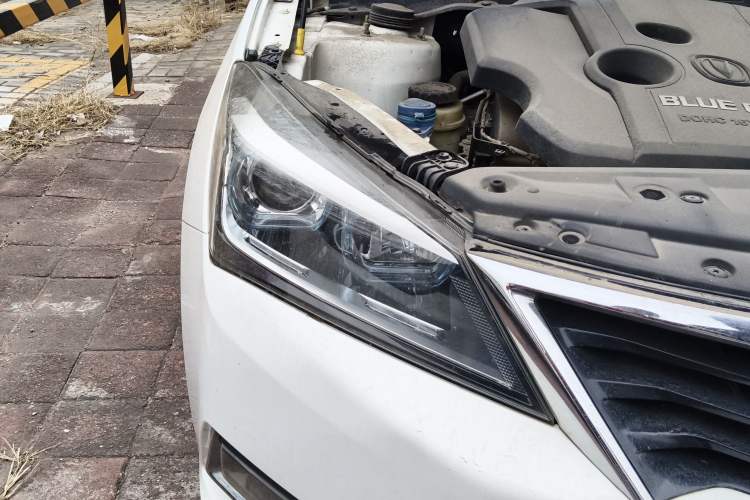 Used CHANGAN Alsvin V7 2015 1.6L Manual Joyride Model China IV Standard Right Front Headlight