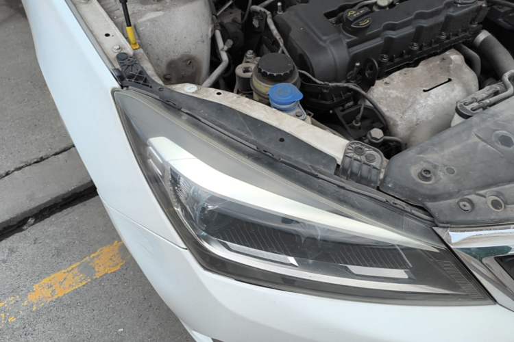 Used CHANGAN Alsvin V7 2015 1.6L Manual Joyride Model China V Standard Right Front Headlight