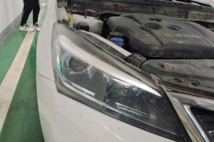 Used CHANGAN Alsvin V7 2015 1.6L Automatic Enjoyment Model China V Standard Right Front Headlight