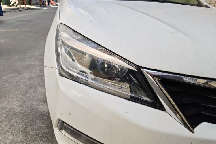 Used CHANGAN Alsvin V7 2015 1.6L Automatic Fun Model China V Standard Right Front Headlight