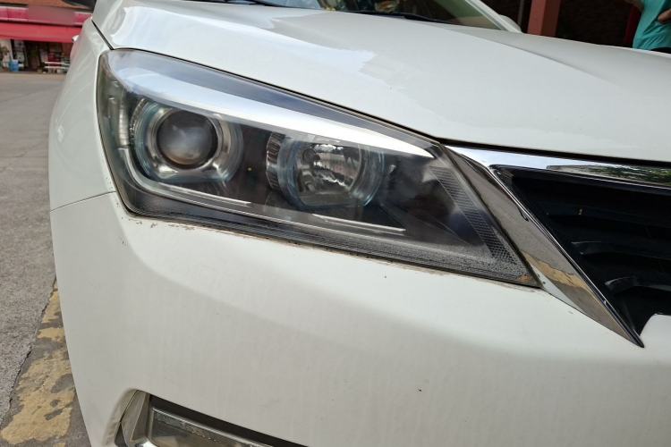 Used CHANGAN Alsvin V7 2015 1.6L Automatic Enjoyment Model China V Standard Right Front Headlight
