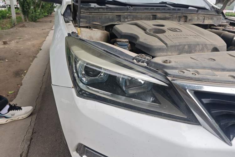 Used CHANGAN Alsvin V7 2015 1.6L Manual Joyride Model China IV Standard Right Front Headlight