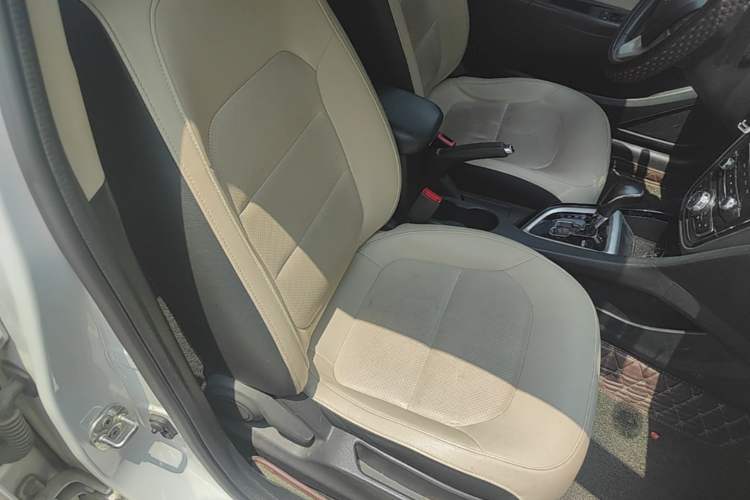 Used CHANGAN Alsvin V7 2015 1.6L Automatic Enjoyment Model China IV Standard Right Front Seat