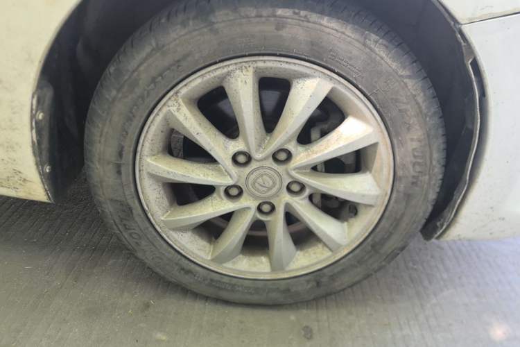 Used CHANGAN Alsvin V7 2015 1.6L Manual Joyride Model China IV Standard Right Front Wheel Hub