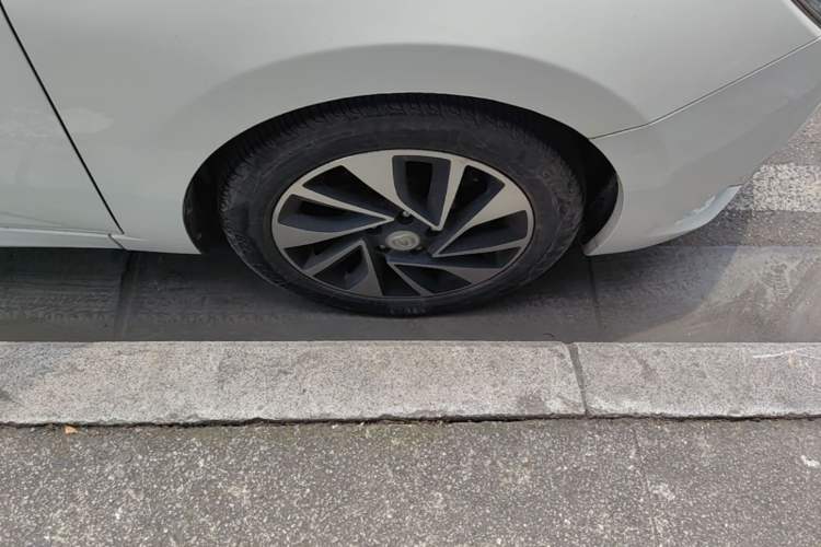 Used CHANGAN Alsvin V7 2015 1.6L Manual Fun Model China IV Standard Right Front Wheel Hub