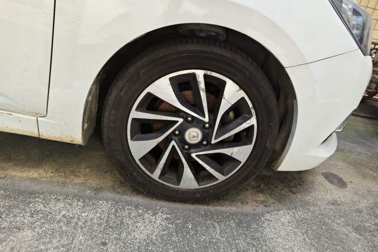 Used CHANGAN Alsvin V7 2015 1.6L Automatic Fun Model China V Standard Right Front Wheel Hub