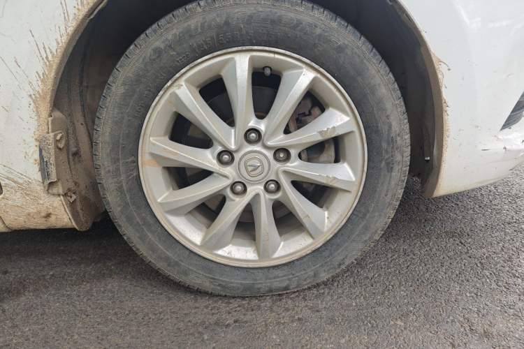 Used CHANGAN Alsvin V7 2015 1.6L Manual Joyride Model China IV Standard Right Front Wheel Hub