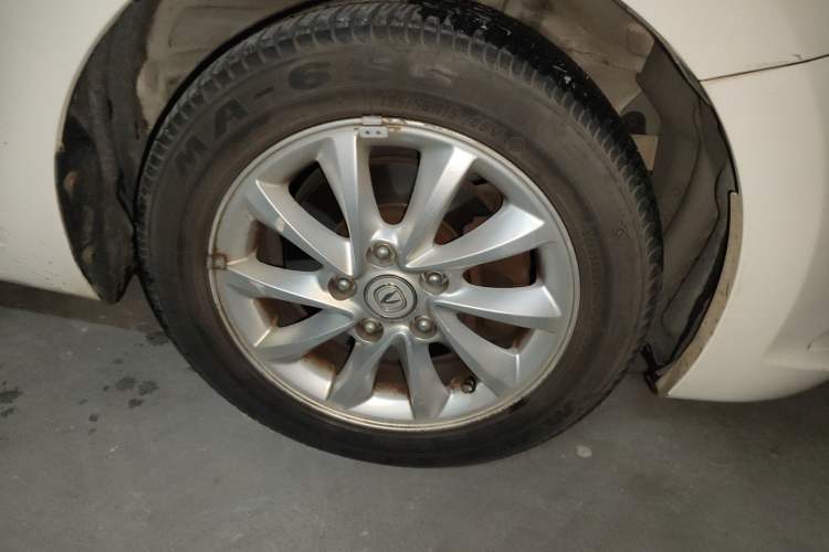 Used CHANGAN Alsvin V7 2015 1.6L Automatic Enjoyment Model China IV Standard Right Front Wheel Hub