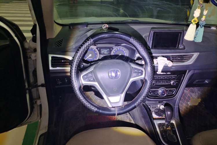 Used CHANGAN Alsvin V7 2015 1.6L Automatic Enjoyment Model China V Standard Steering Wheel