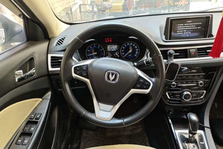 Used CHANGAN Alsvin V7 2015 1.6L Automatic Fun Model China V Standard Steering Wheel