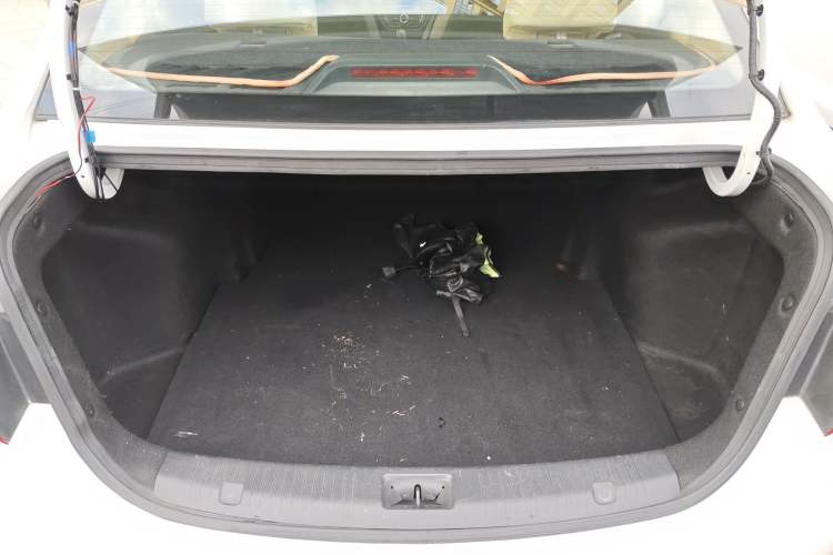 Used CHANGAN Alsvin V7 2015 1.6L Automatic Enjoyment Model China IV Standard Trunk
