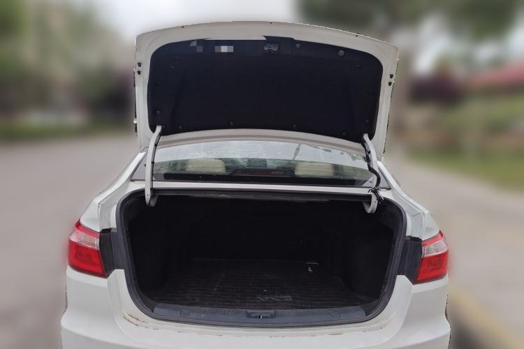 Used CHANGAN Alsvin V7 2015 1.6L Automatic Enjoyment Model China IV Standard Trunk