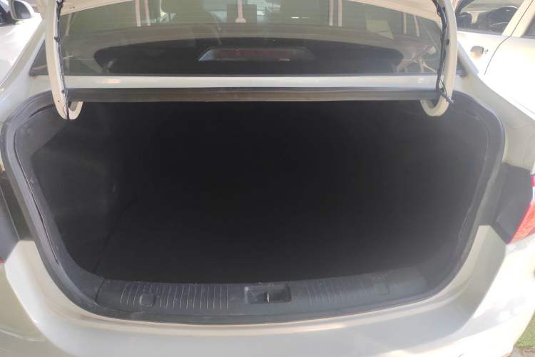 Used CHANGAN Alsvin V7 2015 1.6L Automatic Enjoyment Model China IV Standard Trunk