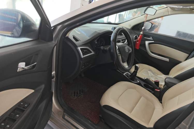 Used CHANGAN Alsvin V7 2015 1.6L Manual Enjoyment Model China IV Standard Driver Seat