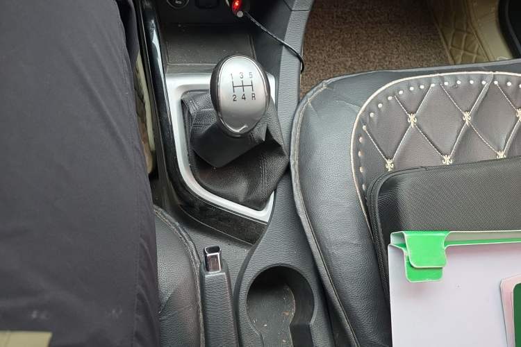 Used CHANGAN Alsvin V7 2015 1.6L Manual Fun Edition China V Standard Gear Lever