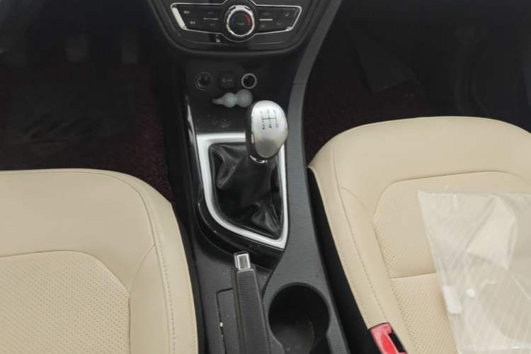 Used CHANGAN Alsvin V7 2015 1.6L Manual Enjoyment Model China IV Standard Gear Lever
