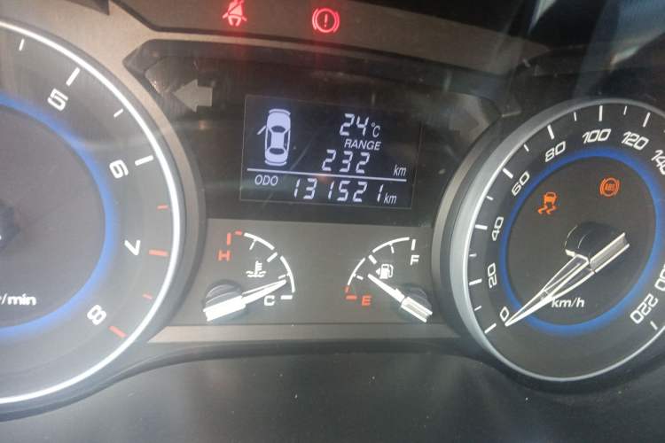 Used CHANGAN Alsvin V7 2015 1.6L Manual Enjoyment Model China IV Standard Odometer Close Up