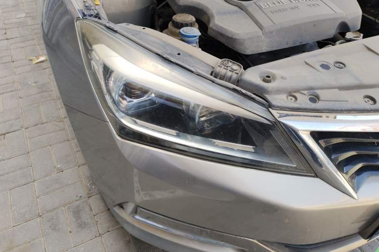 Used CHANGAN Alsvin V7 2015 1.6L Manual LeShang Edition China IV Right Front Headlight