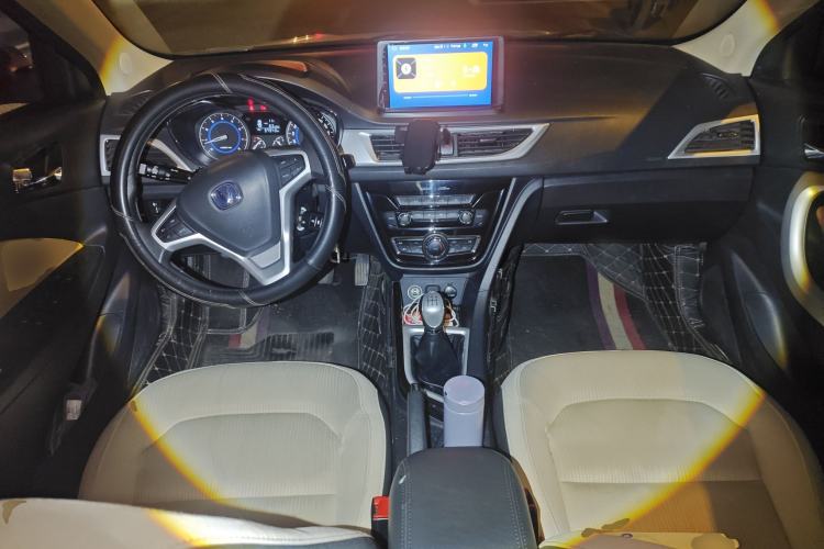 Used CHANGAN Alsvin V7 2016 1.6L Manual Joyride Model China IV Standard Center Console