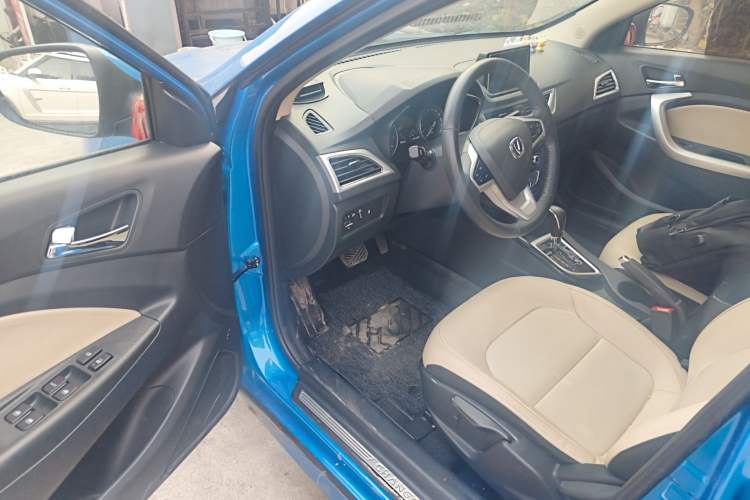 Used CHANGAN Alsvin V7 2016 1.6L Automatic Fun Model China V Standard Interior 3