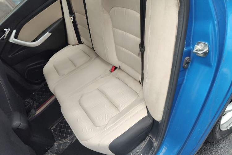 Used CHANGAN Alsvin V7 2016 1.6L Manual Joyride Model China V Standard Interior 4
