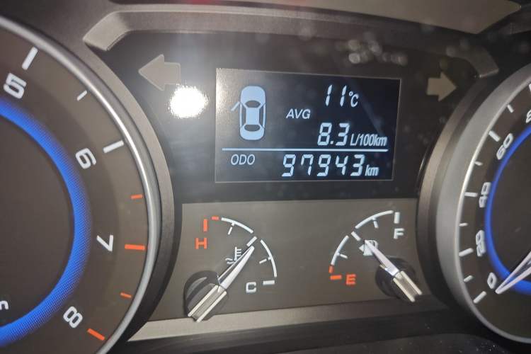 Used CHANGAN Alsvin V7 2016 1.6L Manual Joyride Model China IV Standard Odometer Close Up