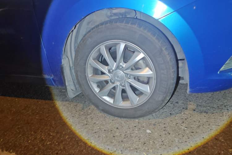 Used CHANGAN Alsvin V7 2016 1.6L Manual Joyride Model China IV Standard Right Front Wheel Hub