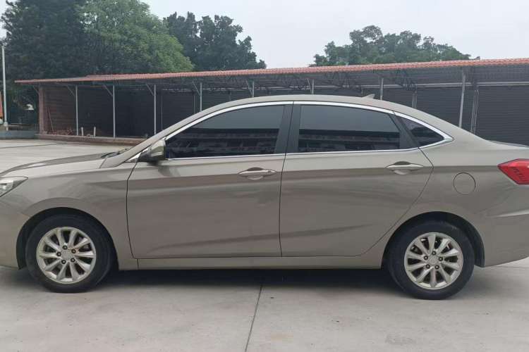 Used CHANGAN Alsvin V7 2016 1.6L Manual Enjoyment Model China V Standard Exterior 3